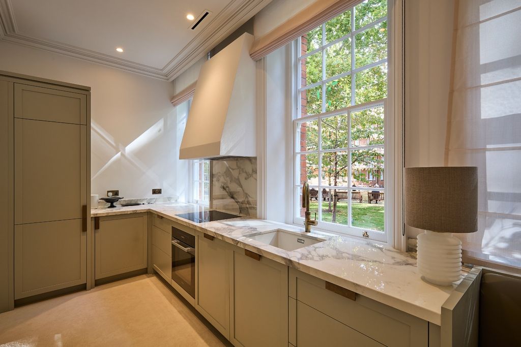 Property photo 2 of 14 5570691