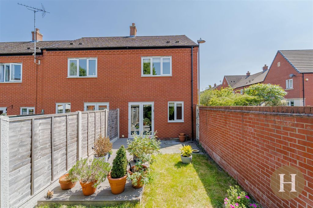 Property photo 2 of 21 Hadleigh Estate Agents-3.Jpg