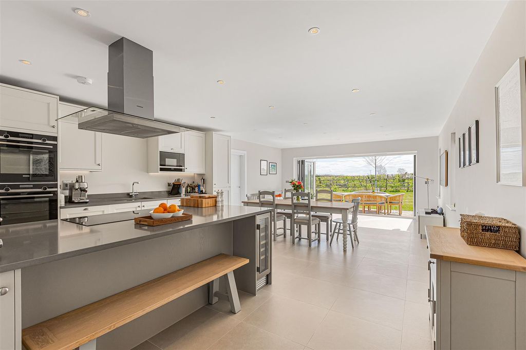 Property photo 2 of 48 25_76652.Jpg