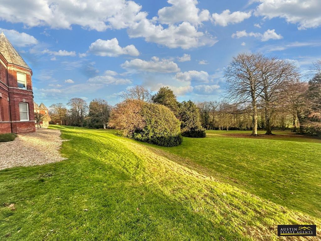 Property photo 2 of 17 Rear Garden