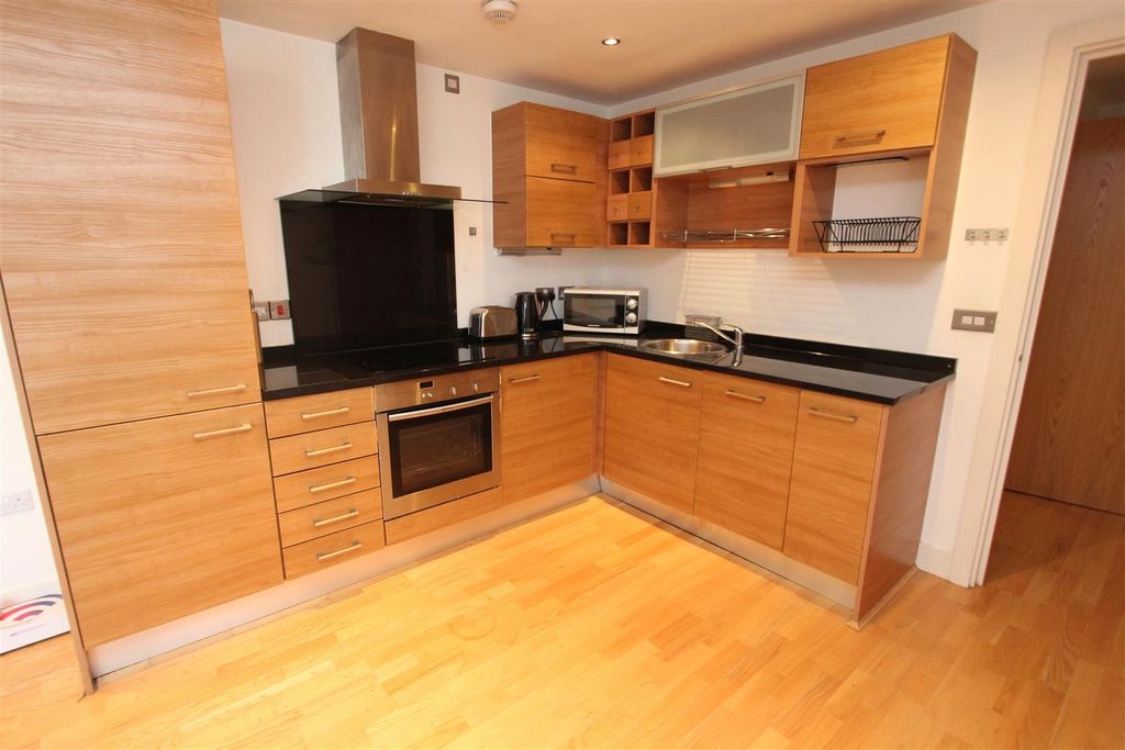 Property photo 3 of 9 Kitchen.Jpg