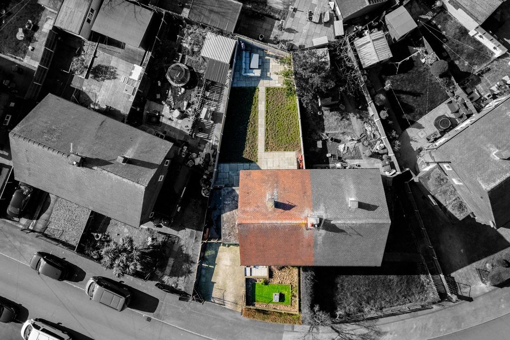 Property photo 2 of 28