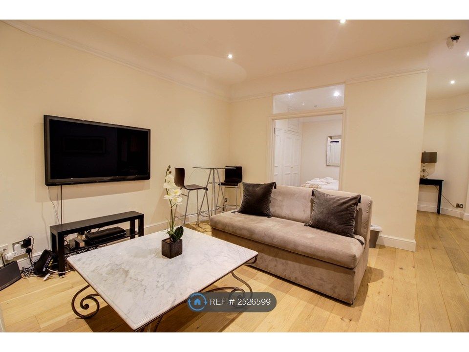 Property photo 3 of 33 Sleek And Stylish South Ken Space
