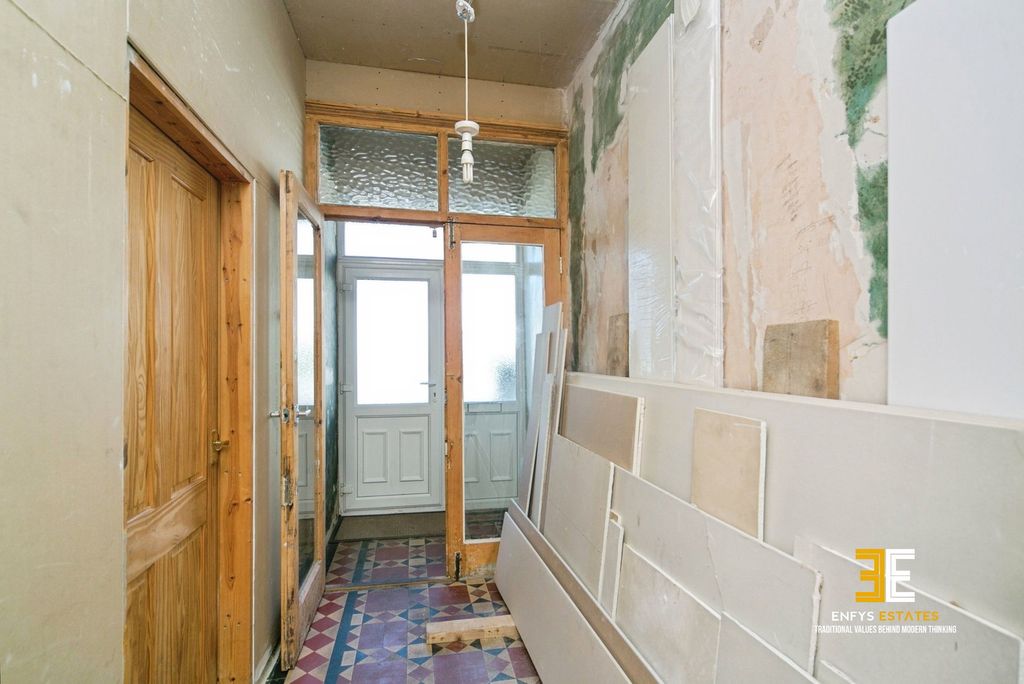 Property photo 3 of 20