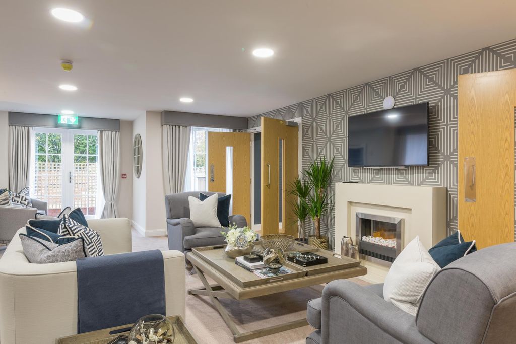 Property photo 1 of 15 Communal Lounge