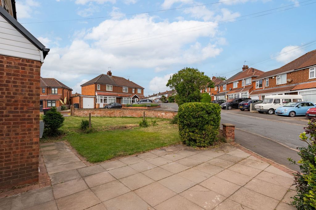 Property photo 3 of 32
