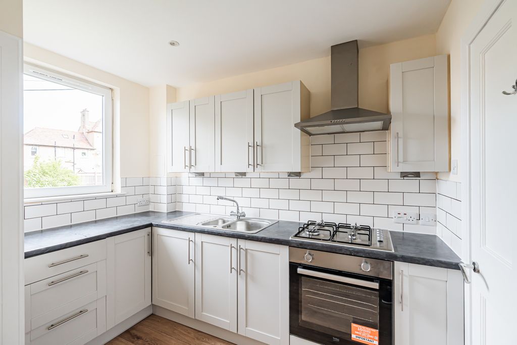 Additional image 6 of 2 bed flat for sale36/2 Parkhead Drive, Edinburgh EH11