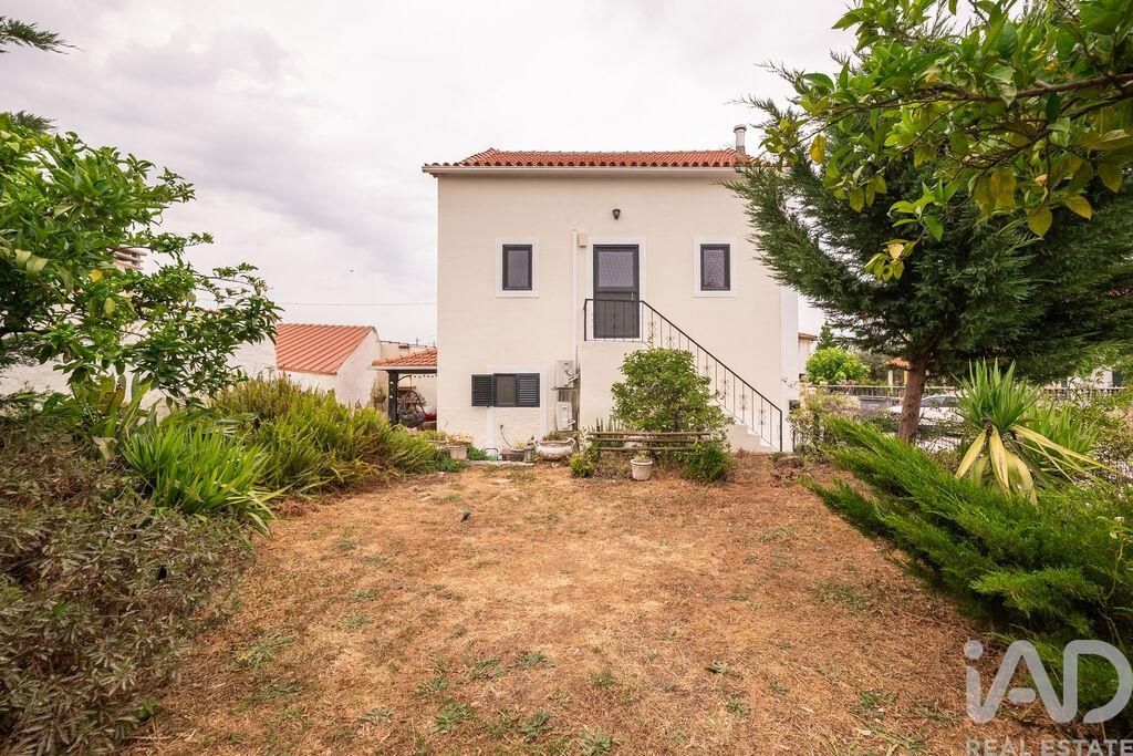 Property photo 1 of 40