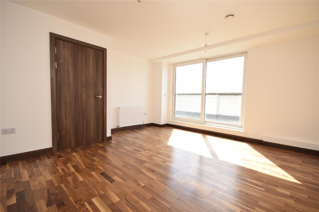 Property photo 2 of 12 6d4972c2-cc67-4391-B