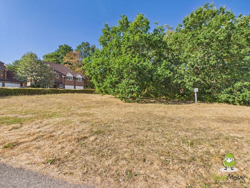 Property photo 2 of 18 Ewemove Estate Agents Basingstoke