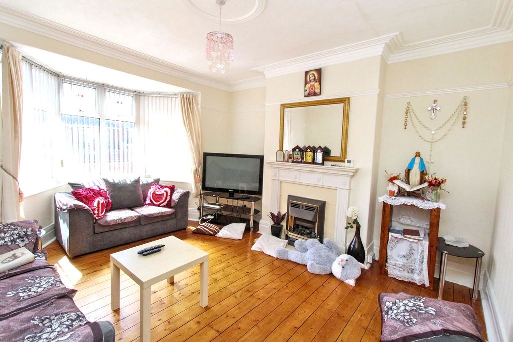 Property photo 2 of 11