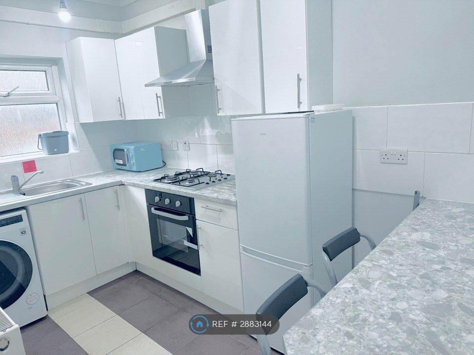Property photo 1 of 7 Own Kitchen