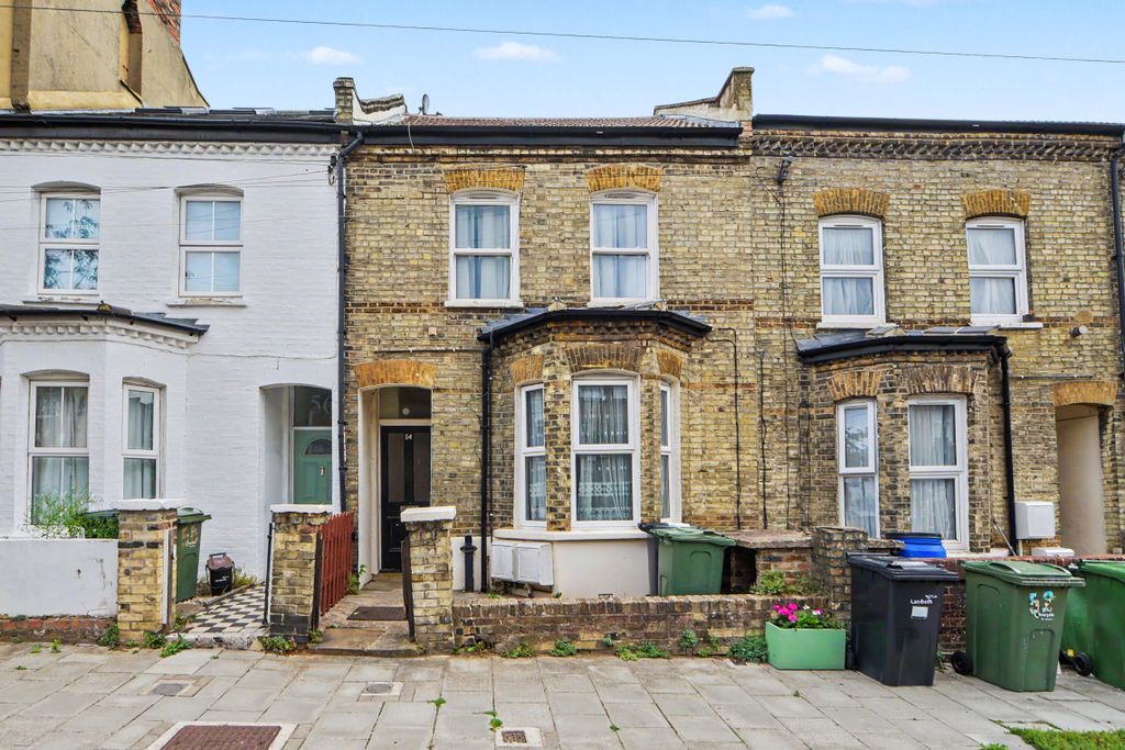 Property photo 1 of 11 Flat A, 54 Thurlow Hill, West Dulwich, London, Se21 8Jn