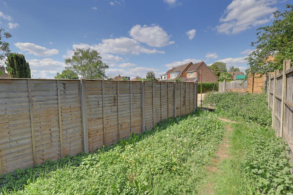 Property photo 2 of 6