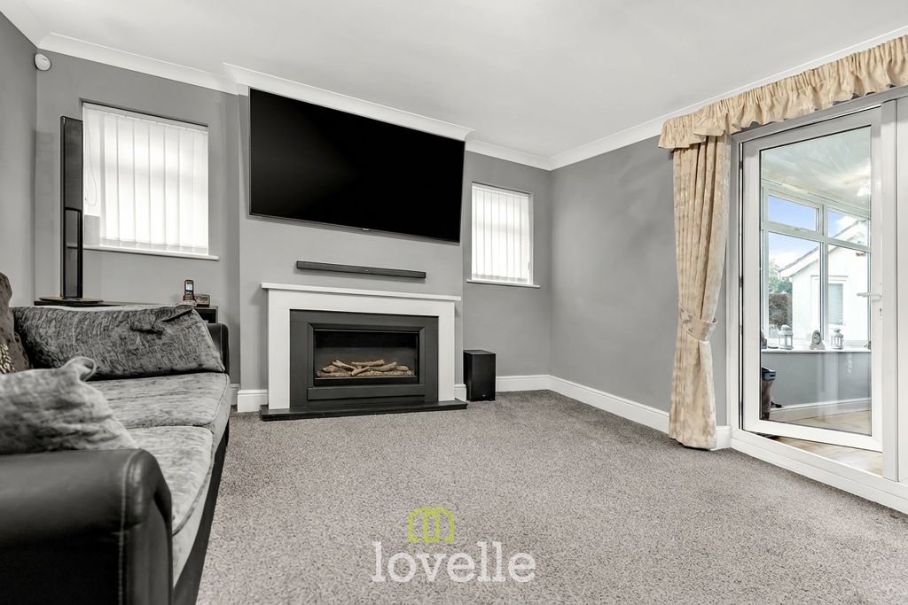 Property photo 2 of 26