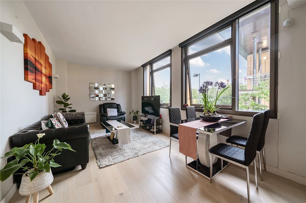 Property photo 2 of 18 Picture No. 03