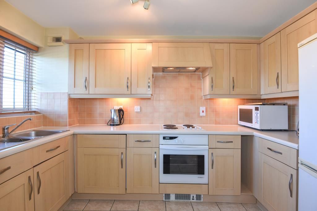 Property photo 2 of 10 Kitchen