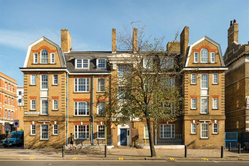 Property photo 2 of 8