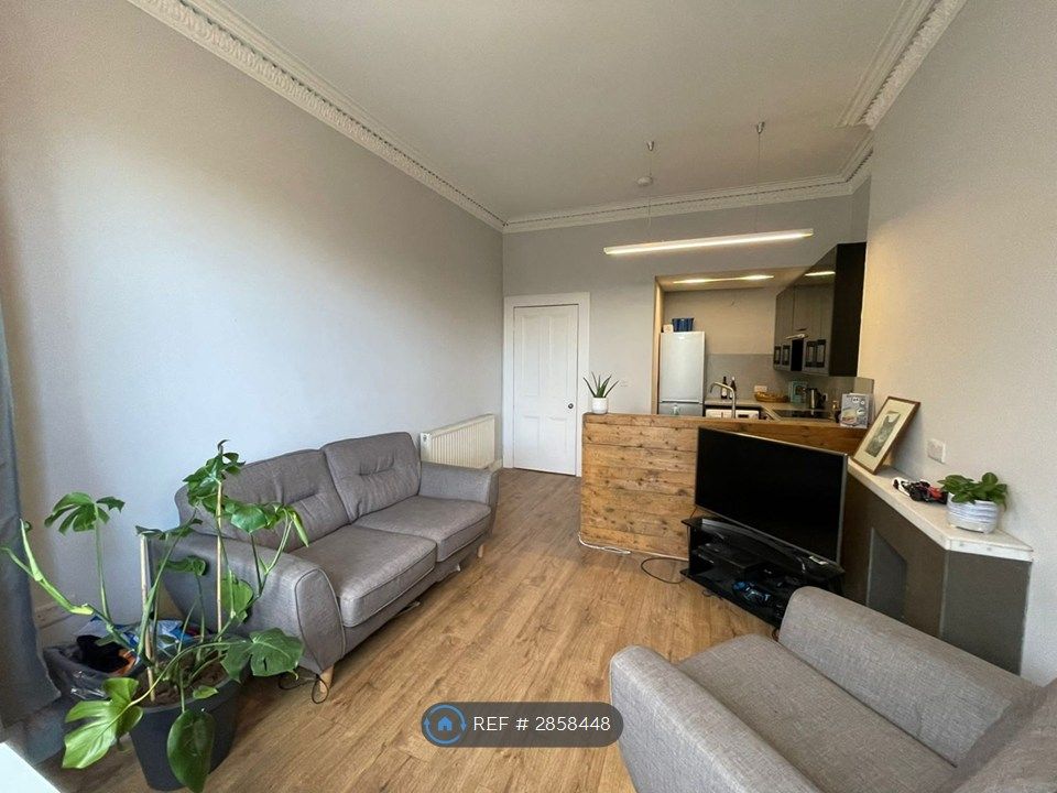 Property photo 2 of 11 Living Room