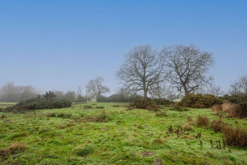 Property photo 3 of 34 Photograph 3