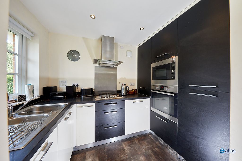 Property photo 2 of 16 Kitchen