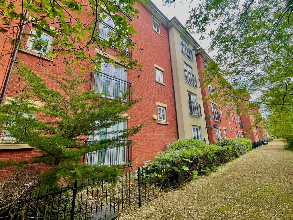 Property photo 1 of 11 Outside