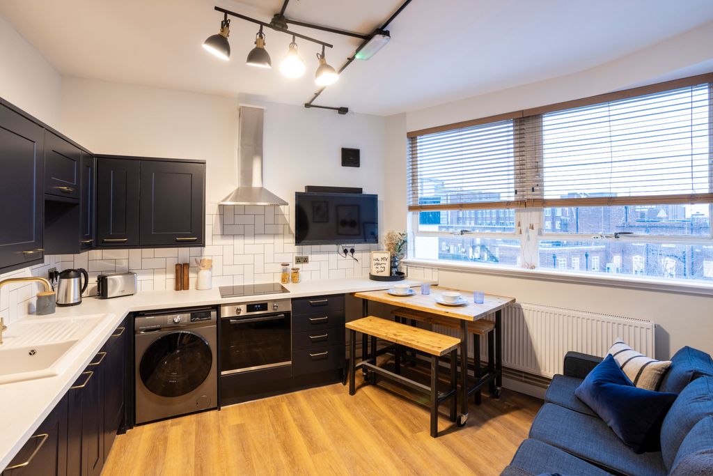 Property photo 2 of 7 Photo 1