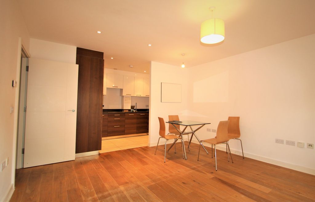 Property photo 1 of 14 2 Bedroom Flat For Rent