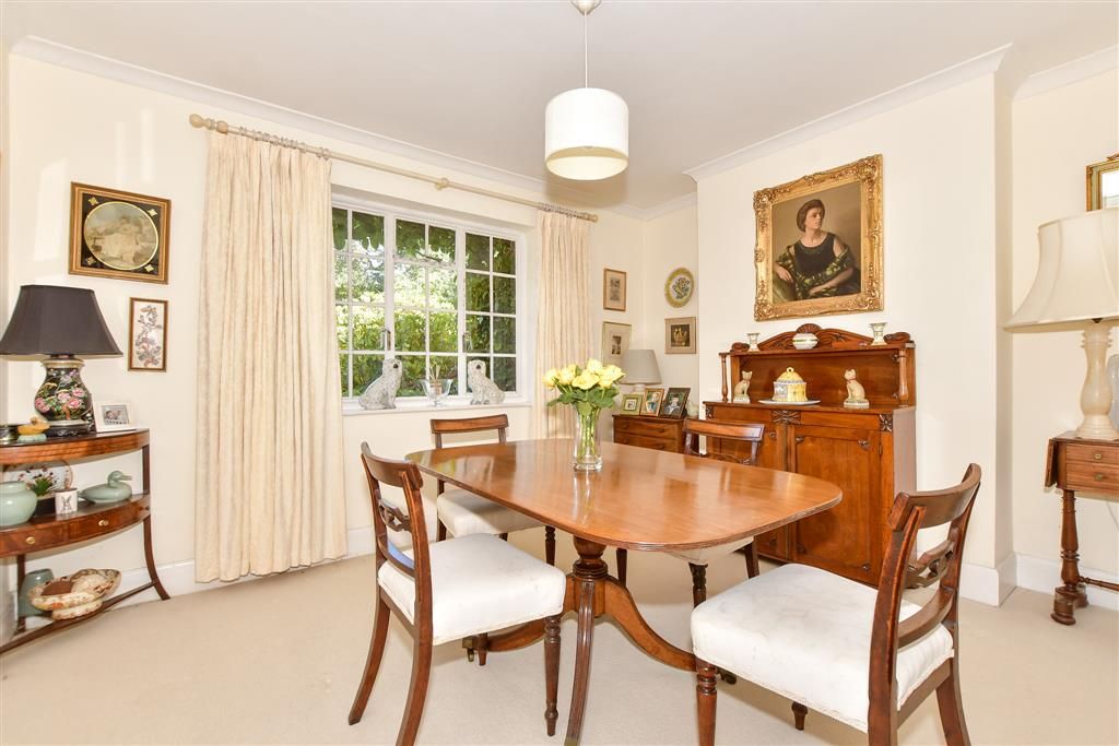 Property photo 3 of 10 Dining Area