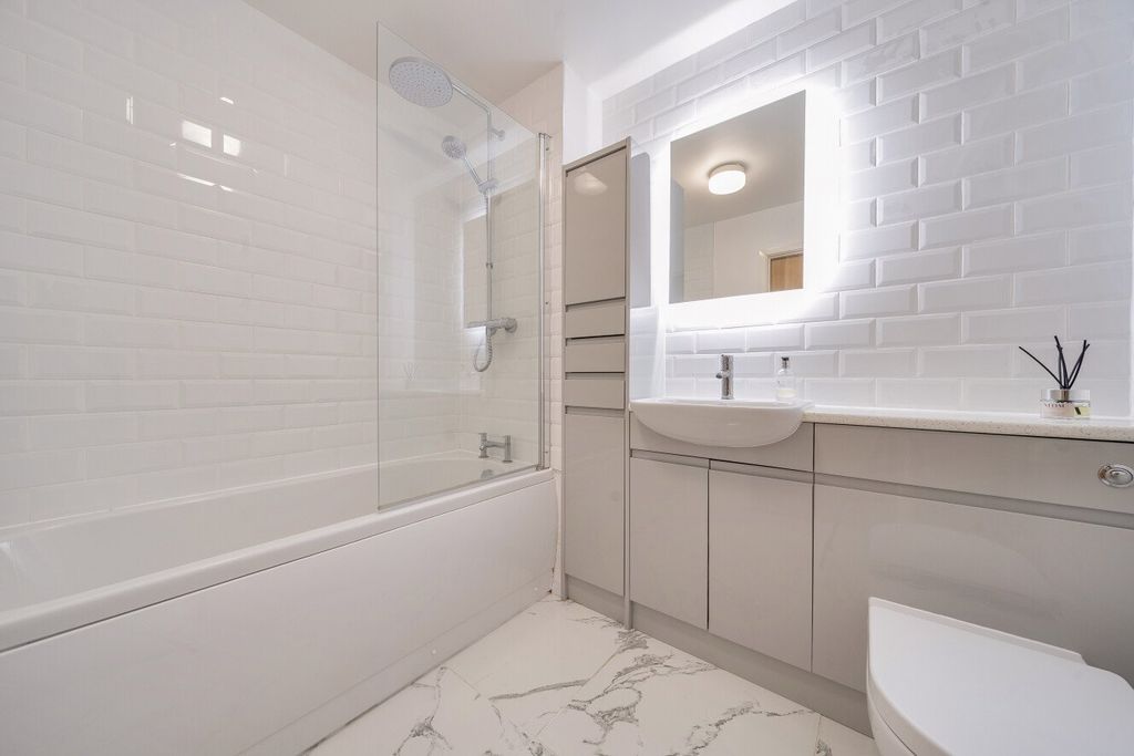 Property photo 1 of 6 Picture No. 20