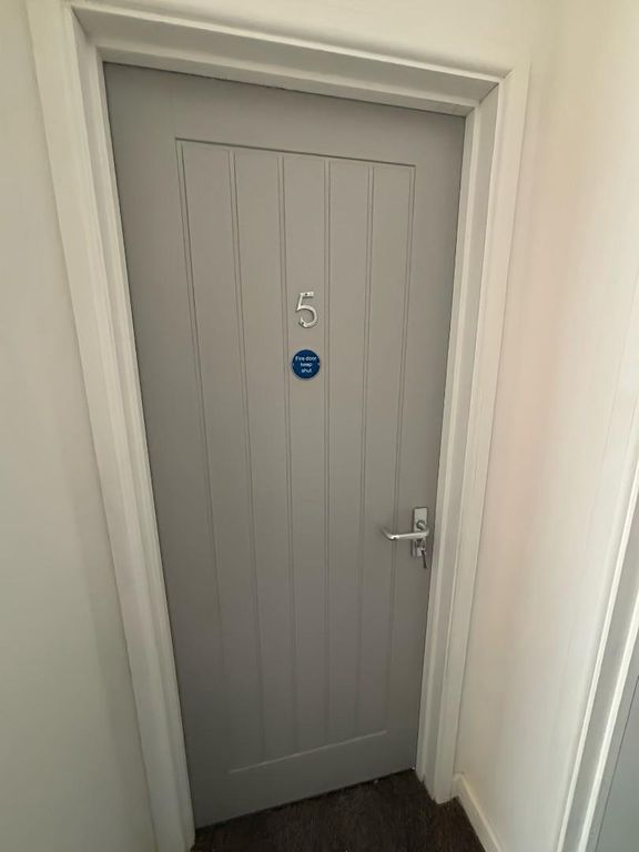 Property photo 2 of 9 4741725d-9A7c-41A1-A4Aa-E7Eccf53Ca7d.Jpg