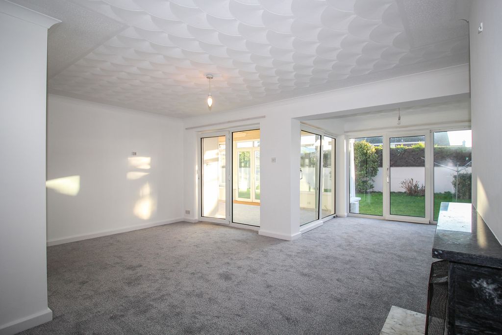 Property photo 2 of 12 Photo 1