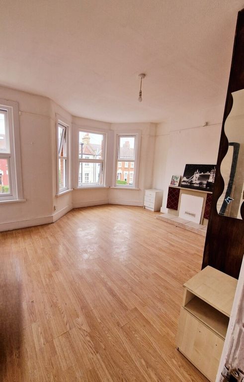 Property photo 1 of 8 Whatsapp Image 2026-