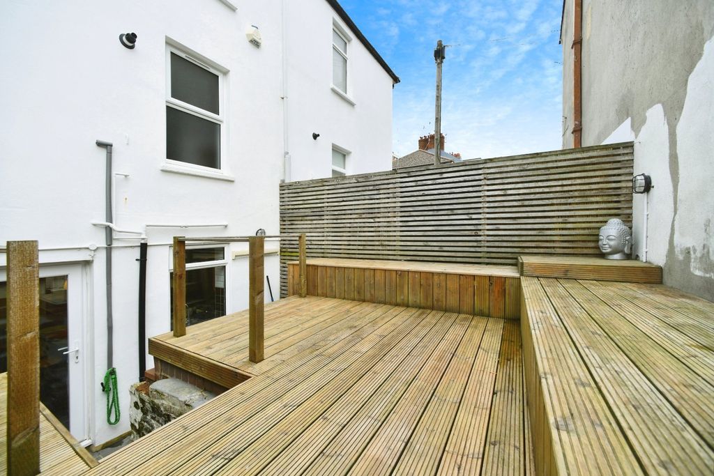 Property photo 2 of 12 Picture No. 02