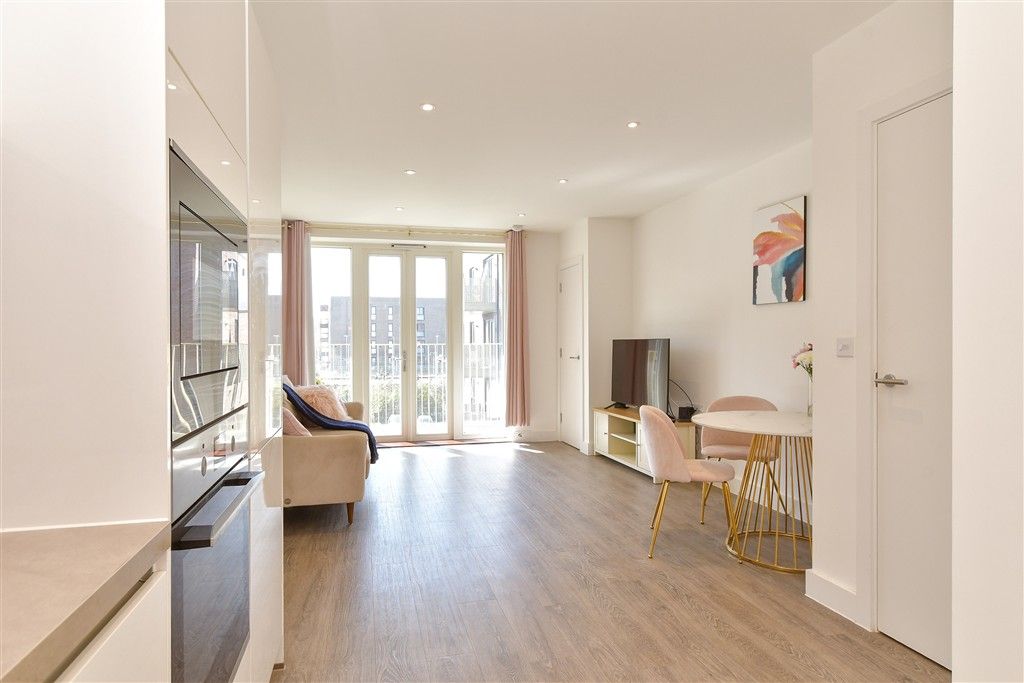 Property photo 3 of 9 Kitchen/Lounge/ Dining Area