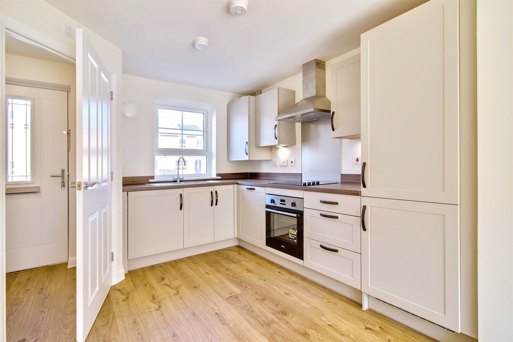 Property photo 2 of 13 Kitchen