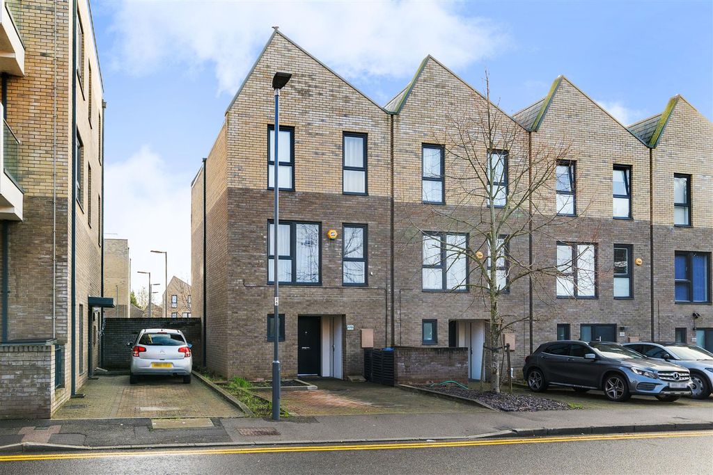 Property photo 1 of 21 1386853-1-693401Bd44320.Jpg