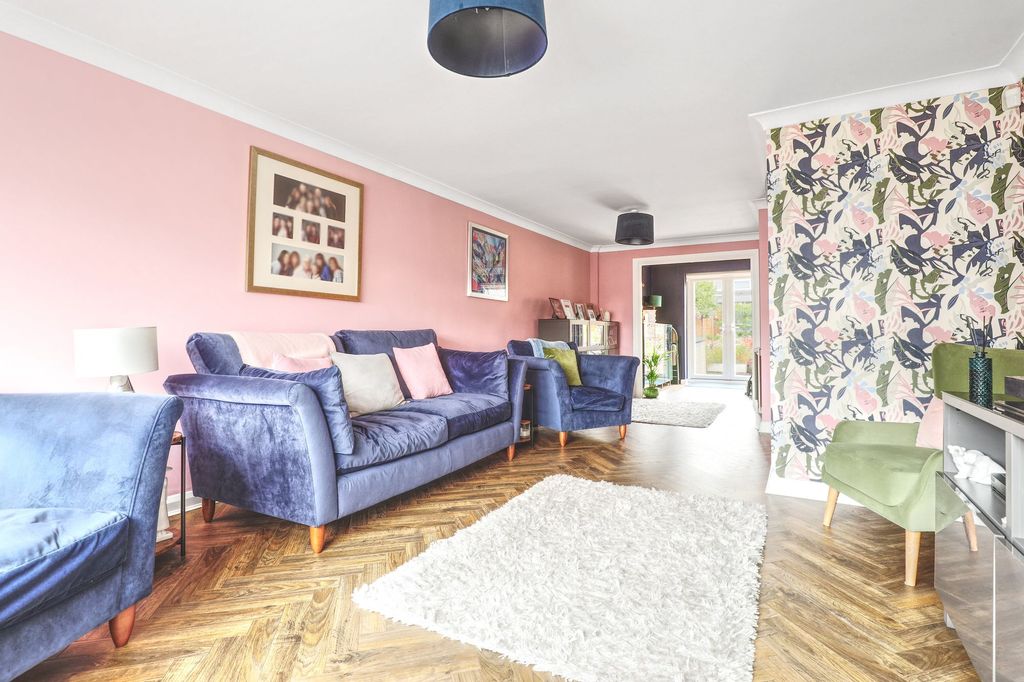Property photo 3 of 13