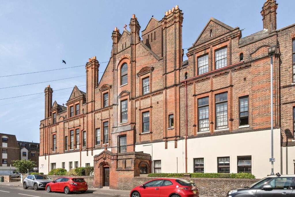 Property photo 2 of 18