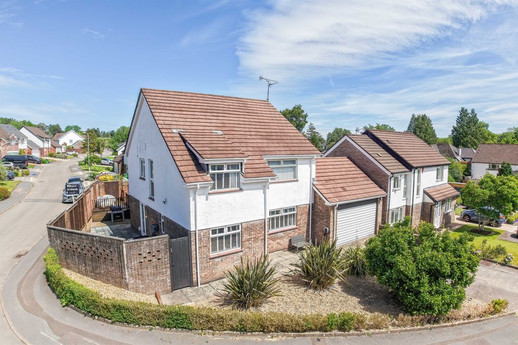 Property photo 1 of 34