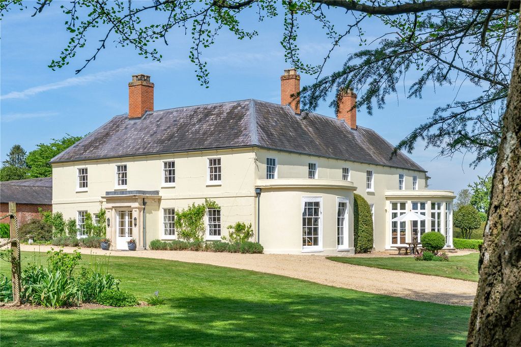 Property photo 1 of 44 Peasemore House
