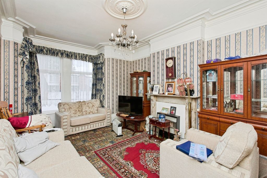 Property photo 3 of 19