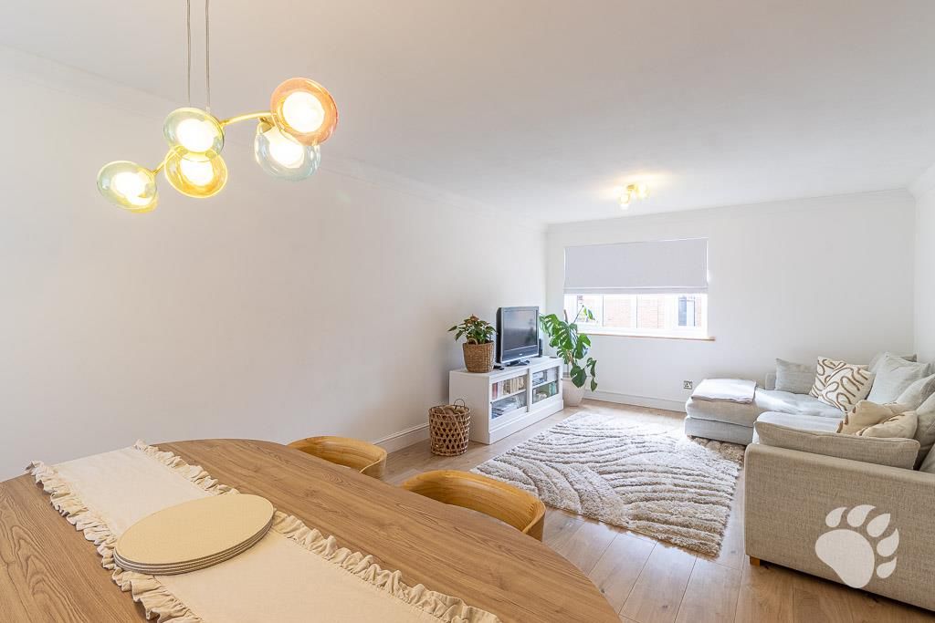 Property photo 2 of 17 Lounge/Diner