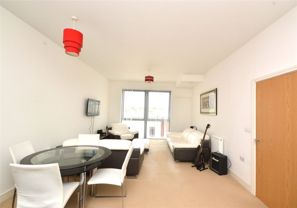 Property photo 2 of 6 2 - Picture No. 06