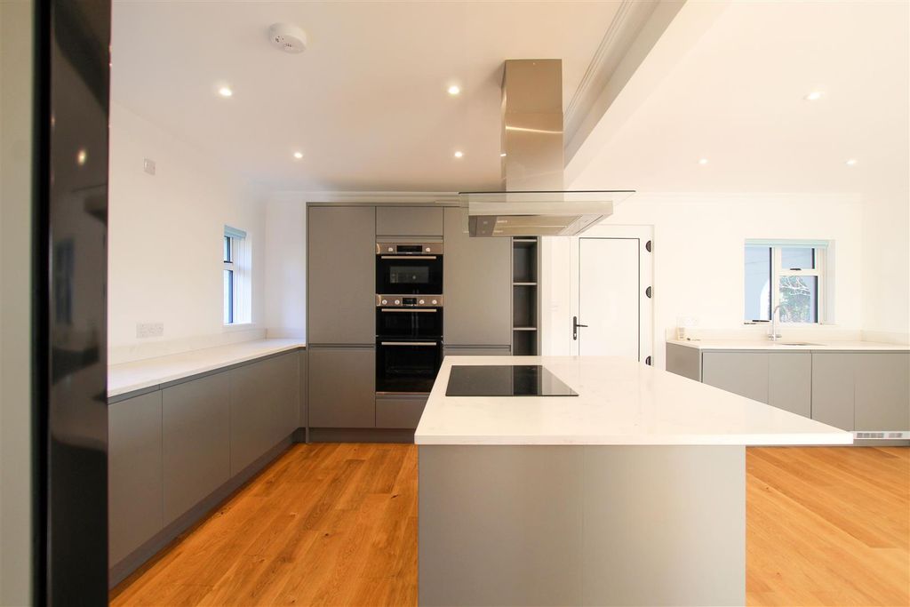 Property photo 3 of 28 Img_4851.Jpg