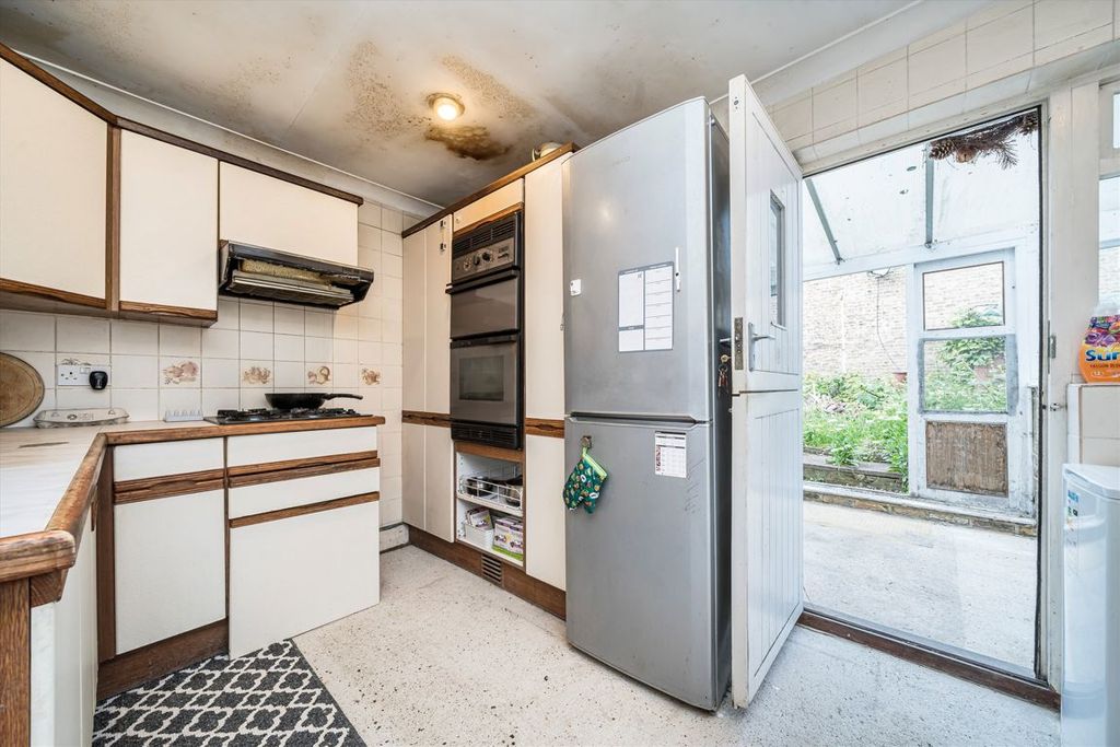 Property photo 3 of 4