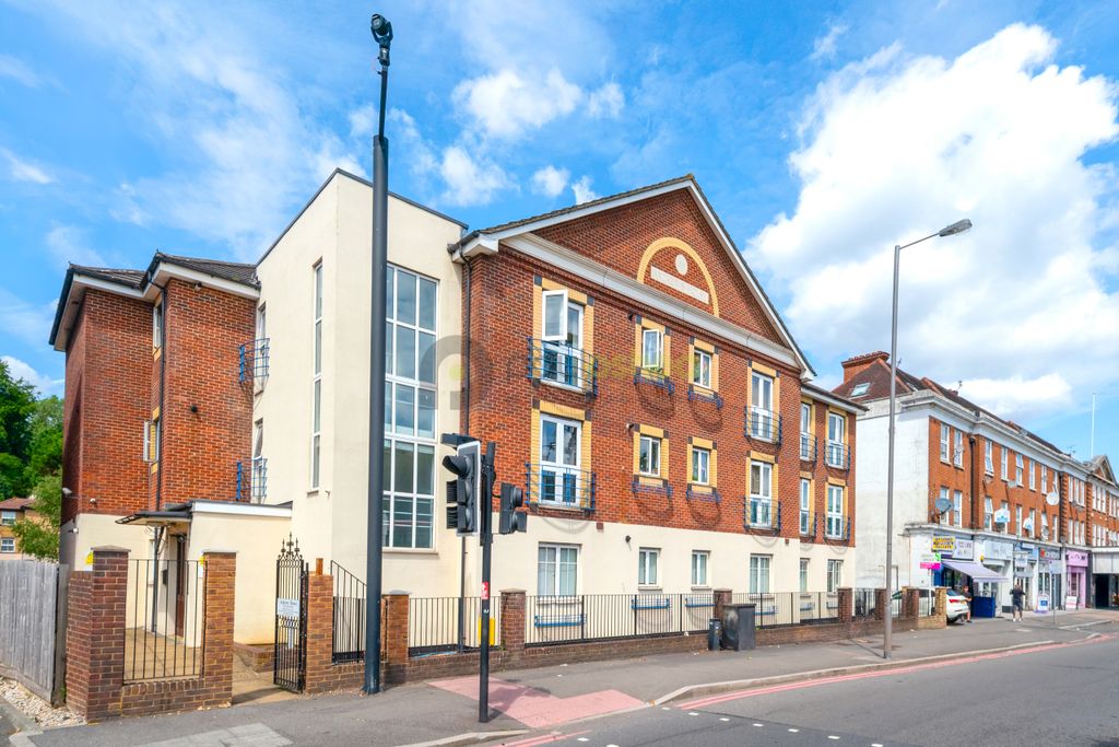 Property photo 1 of 13 Dsc01938-Hdr