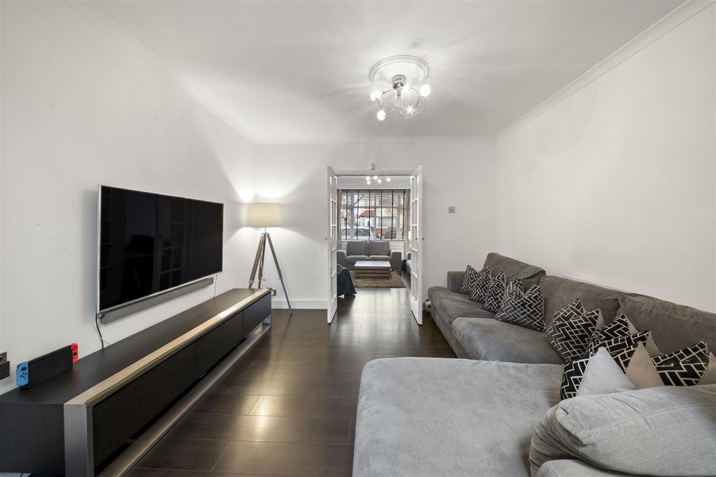 Property photo 2 of 21