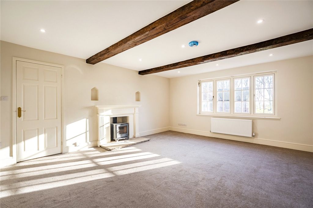 Property photo 3 of 21 Picture No. 02