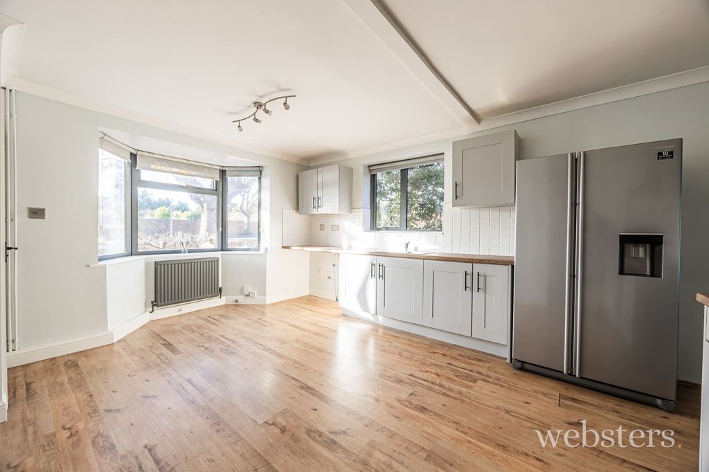 Property photo 3 of 20